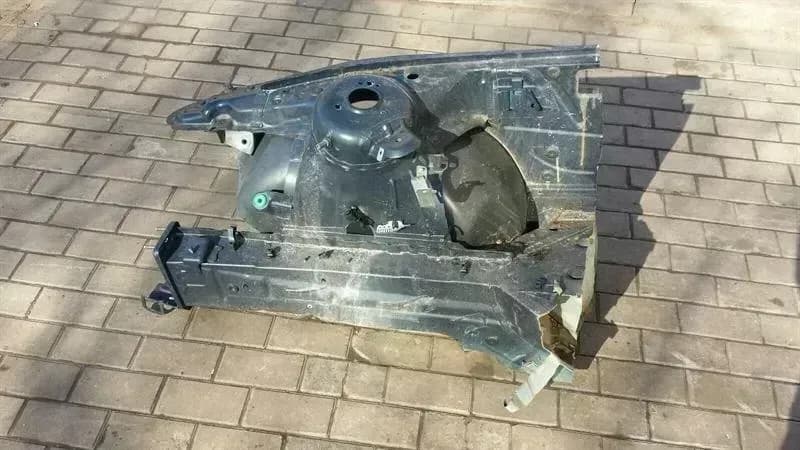 BMW BMW Z4 E85 E86 right front chassis leg 7224878 right front wheelhouse