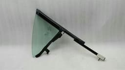 MERCEDES-BENZ Mercedes CLA W117 left rear 1/4 glass door window 1/4 rear left — thumbnail 6