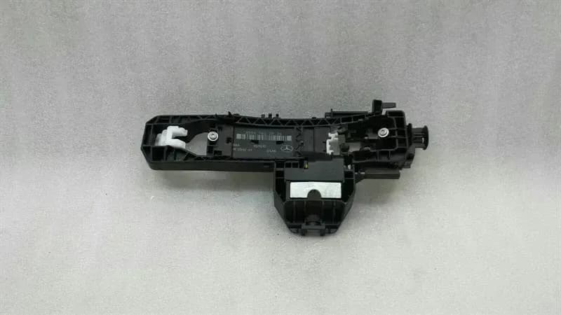 Mercedes CLA W117 left door handle carrier A2047602834 door handle holder left