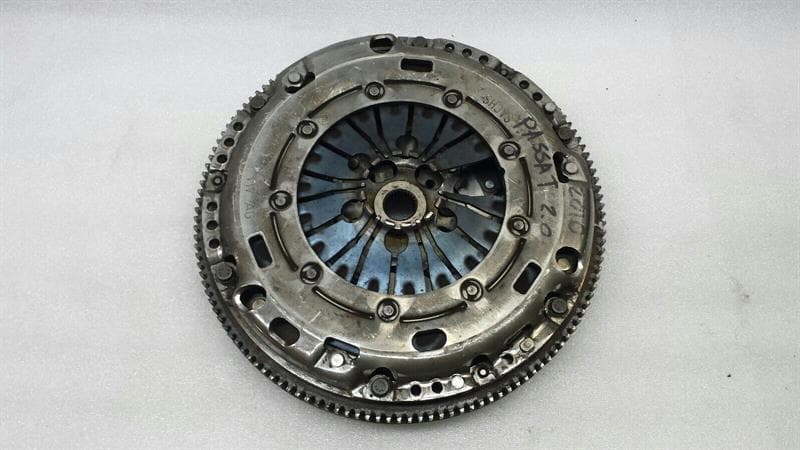 VW VW Passat 2010 Clutch Basket 03L105266BS 03L105264Q flywheel + clutch kit