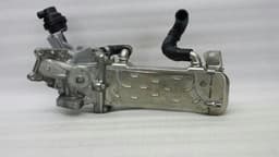 MERCEDES-BENZ 2012 Mercedes E Class W212 E220 A6510940065 EGR radiator flue gas cooler — thumbnail 6