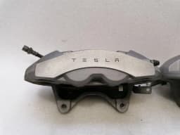 TESLA Tesla Model 3 Front Brake Caliper Set 1044622-00-F Front Brake Caliper Set — thumbnail 2