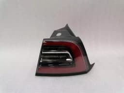 TESLA Tesla Model 3 Right Rear Light 1077400-00-G Tail Light Rear Right — thumbnail 1