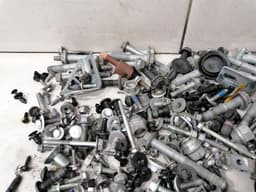 TESLA TESLA MODEL 3 STANDARD RANGE SCREENS BOLTS FROM ONE CAR SET SCREWS — thumbnail 2