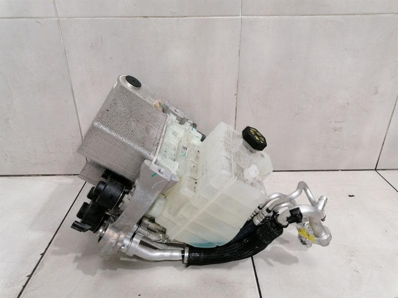 TESLA TESLA MODEL 3 STANDARD 1547595-A2-F SUPERMANIFOLD Coolant Assembly behälter