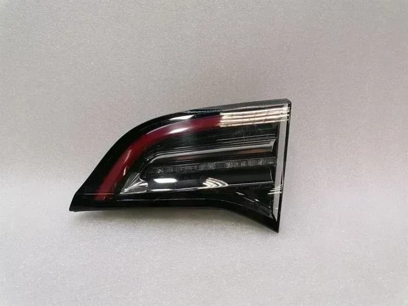 TESLA Tesla Model 3 Right Rear Light 1077404-00-C Rear Right Tail Light