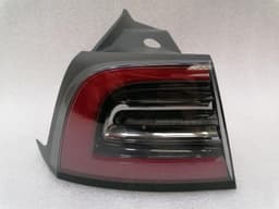 TESLA Tesla Model 3 Left Rear Light 1077397-00-H Tail Light Rear Left — thumbnail 9
