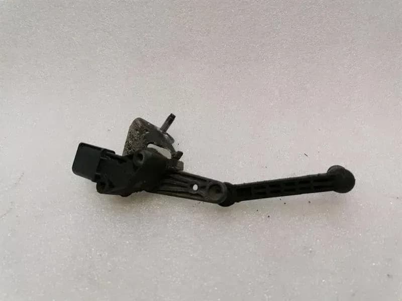 Tesla Model 3 Standard Range Rear Left Level Sensor 1044941-00-B Li Level Sensor