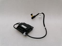 TESLA TESLA MODEL 3 STANDARD RANGE Electronic module 1093295-00-A Controller USB AUX — thumbnail 1