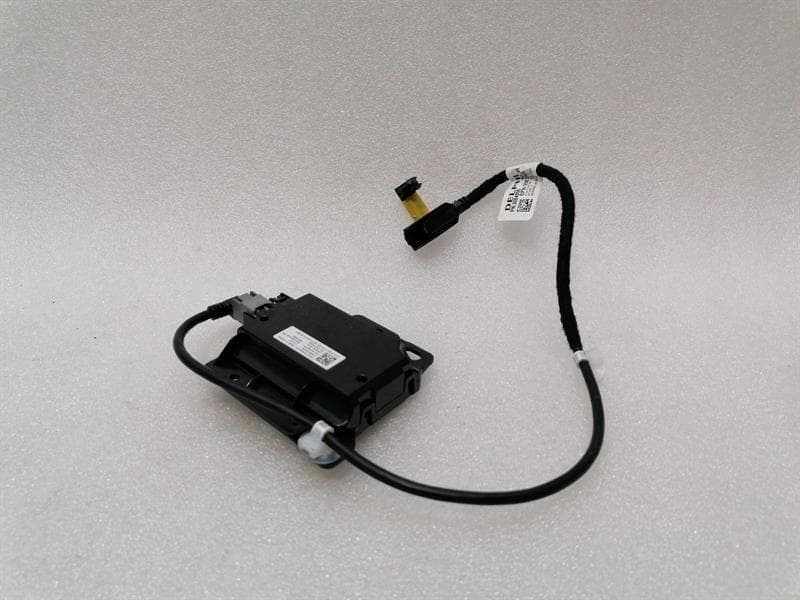 TESLA TESLA MODEL 3 STANDARD RANGE Electronic module 1093295-00-A Controller USB AUX