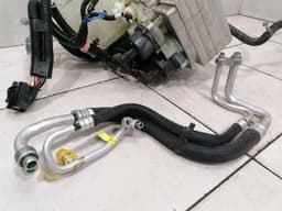 TESLA TESLA MODEL 3 1523001-00-D SUPERMANIFOLD Coolant Assembly behälter — thumbnail 3