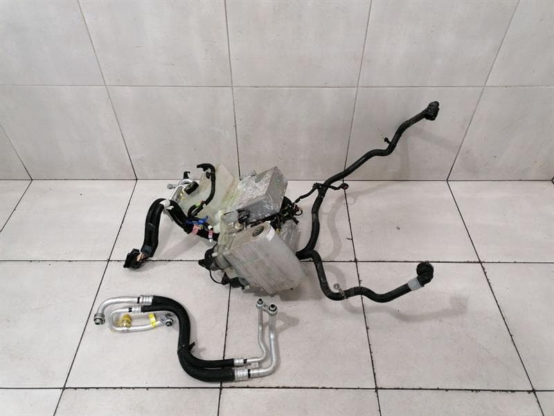 TESLA TESLA MODEL 3 1523001-00-D SUPERMANIFOLD Coolant Assembly behälter