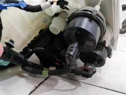 TESLA TESLA MODEL 3 1523001-00-D SUPERMANIFOLD Coolant Assembly behälter — thumbnail 6