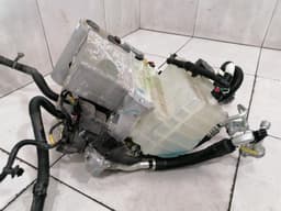 TESLA TESLA MODEL 3 1523001-00-D SUPERMANIFOLD Coolant Assembly behälter — thumbnail 7