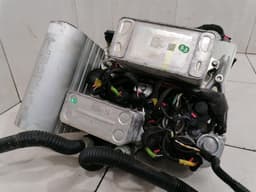 TESLA TESLA MODEL 3 1523001-00-D SUPERMANIFOLD Coolant Assembly behälter — thumbnail 8