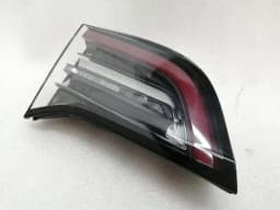 TESLA Tesla Model 3 Standard Range Left Rear Light 1502088-00-B Tail Light Rear Lin — thumbnail 3