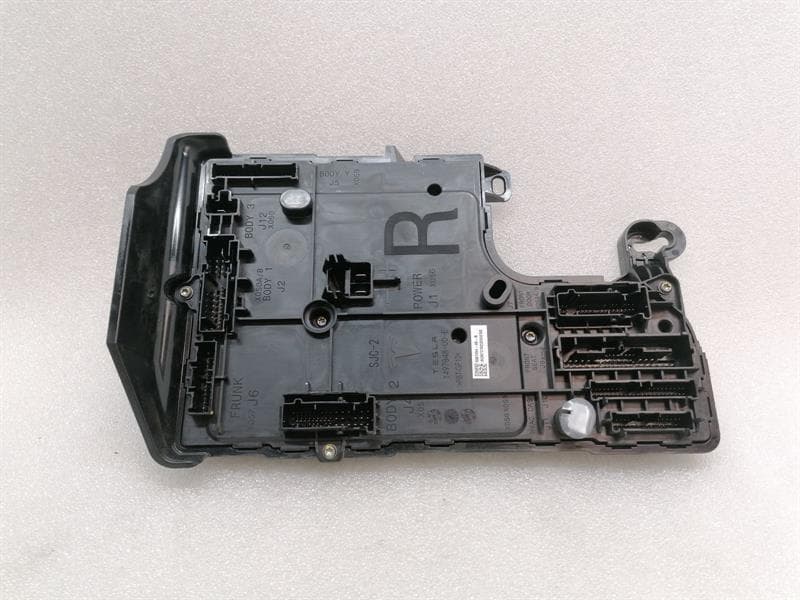 TESLA Tesla Model 3 Standard Range Electronic Module 1566853-00-A Controller