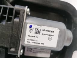 TESLA Tesla Model 3 Left Front Door Winder 1616442-00-A Window Regulator Front Left — thumbnail 9