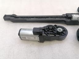 TESLA TESLA MODEL 3 STANDARD RANGE 1557237-00-A RH SEAT ENGINE SEAT MOTORS — thumbnail 4