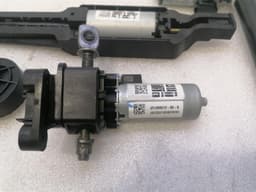 TESLA TESLA MODEL 3 STANDARD RANGE 1557237-00-A RH SEAT ENGINE SEAT MOTORS — thumbnail 2