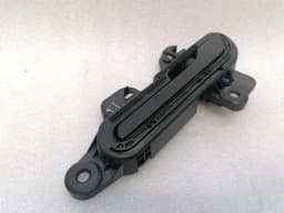 TESLA Tesla Model 3 Standard Range Door handle 1528114-00-C door handle LEFT LEFT — thumbnail 7