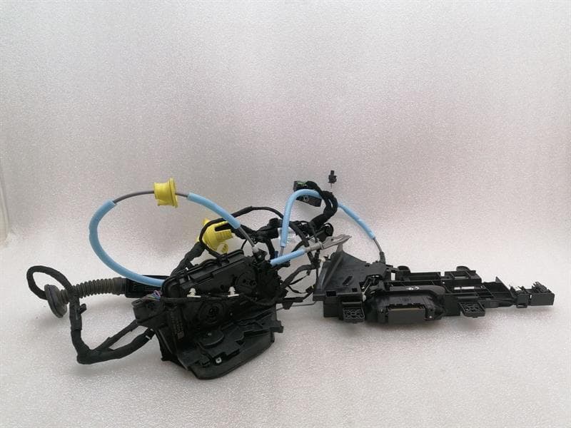 BMW BMW iX i20 40 door lock front right 5a258c6 door lock front right