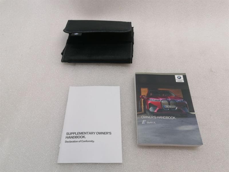 BMW BMW iX i20 40 SERVICE BOOKLET Manual