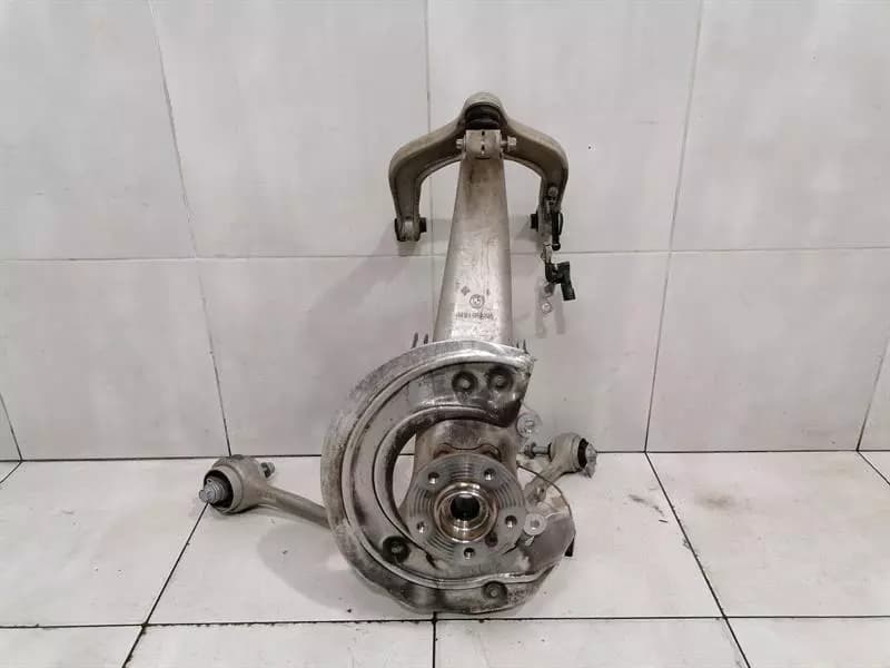 BMW BMW iX i20 40 left front hub 31106890573 wheel bearing housing front left