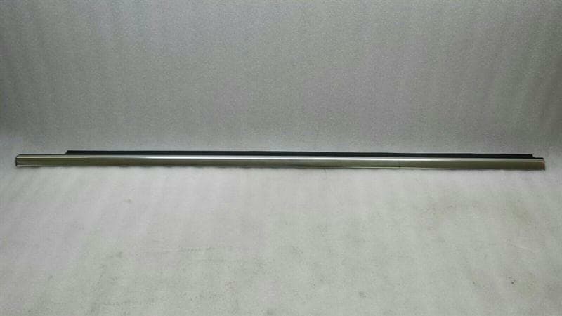 MERCEDES-BENZ Mercedes C Class W204 FRH Door Moulding A2047252865 Front Right Door Strip