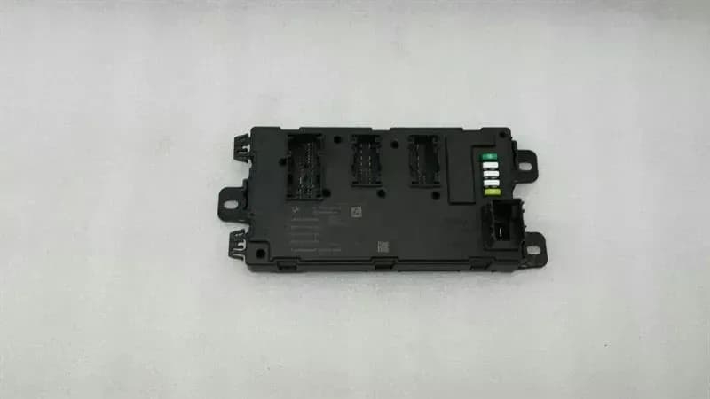 BMW BMW 1 Series F21 F20 Control Unit REM 9362394 REM Modules