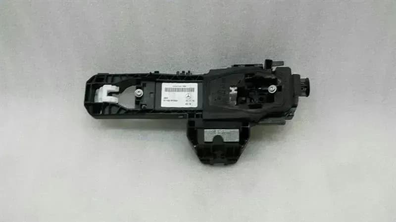 MERCEDES-BENZ Mercedes GLA X156 left door handle carrier A2047601700 door handle holder left
