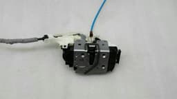 MERCEDES-BENZ Mercedes GLA X156 front right door lock A1667200435 door lock front right — thumbnail 3