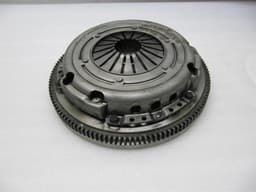 VW VW Lupo 1.2 2012 Flywheel + Clutch 04C105269B 03D141031D 03D141025D ZMS flywheel — thumbnail 10