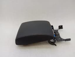 JAGUAR JAGUAR i-PACE X590 EV400 Armrest J9C3-045C74-AE Center Armrest Armrest — thumbnail 1