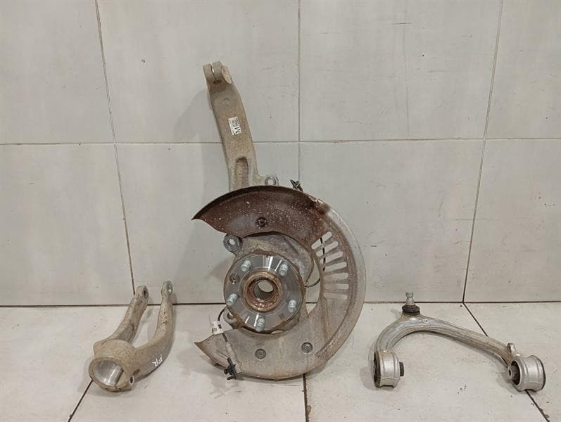 JAGUAR JAGUAR i-PACE X590 EV400 Right Front Hub M9D3-3K185-AA Wheel Bearing Housing Front Re
