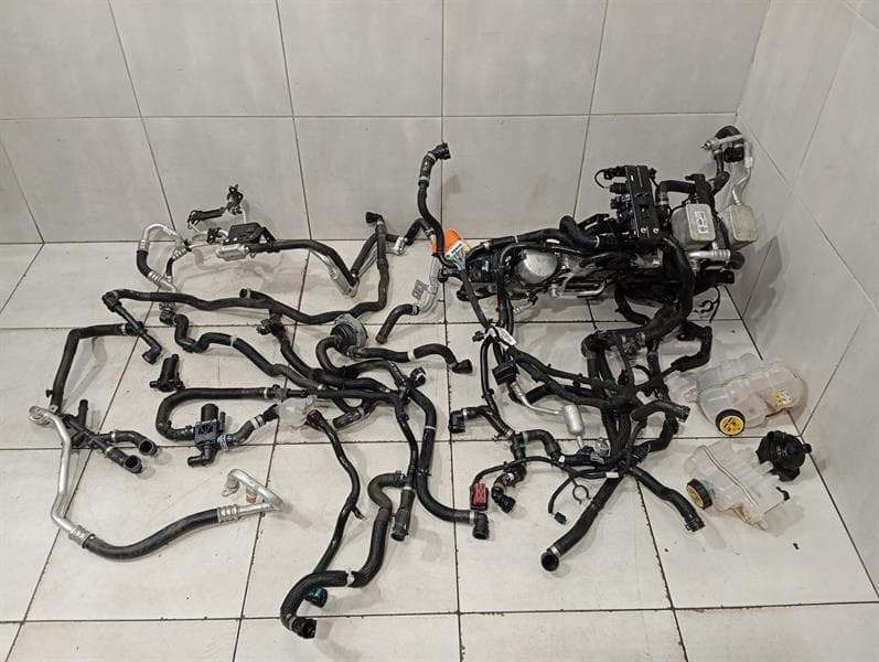 JAGUAR JAGUAR i-PACE X590 EV400 Pipe J9D3-8D300-AA Hose