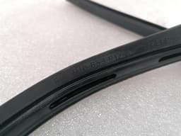PORSCHE Porsche Taycan 9J Door Seal 9J0853912A Door Seals RH — thumbnail 2