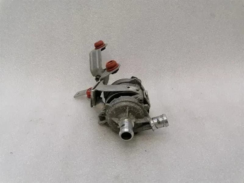 Porsche Taycan 9J additional cooling pump 9J1965567F coolant pump pump