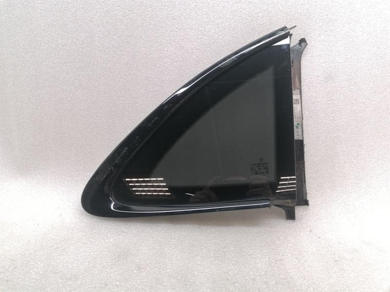 PORSCHE Porsche Taycan 9J Right Rear 1/4 Glass 9J0845298 Door Glass 1/4 Rear RH