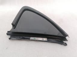 PORSCHE Porsche Taycan 9J Right Rear 1/4 Glass 9J0845298 Door Glass 1/4 Rear RH — thumbnail 8
