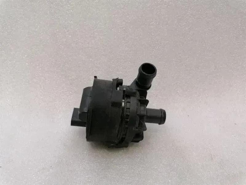 PORSCHE Porsche Taycan 9J additional cooling pump 9J1965567B coolant pump pump