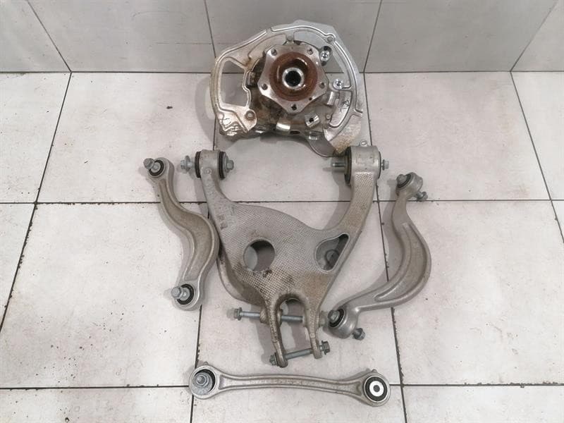 Porsche Taycan 9J Left Rear Hub 971505435J Wheel Bearing Housing Rear Left