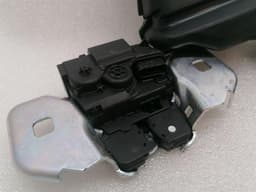 PORSCHE Porsche Taycan 9J boat lock 9J0827888 tailgate lock — thumbnail 3