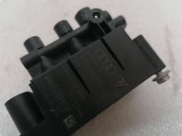 PORSCHE Porsche Taycan 9J Air Suspension Valve 971616013C Valve Block — thumbnail 7