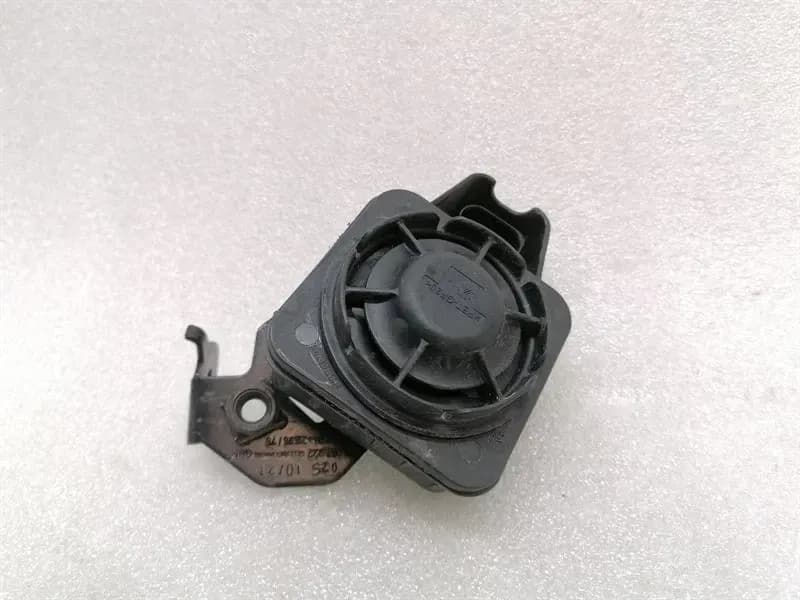 Porsche Taycan 9J alarm ECU 5Q0951605A siren alarm horn alarm system
