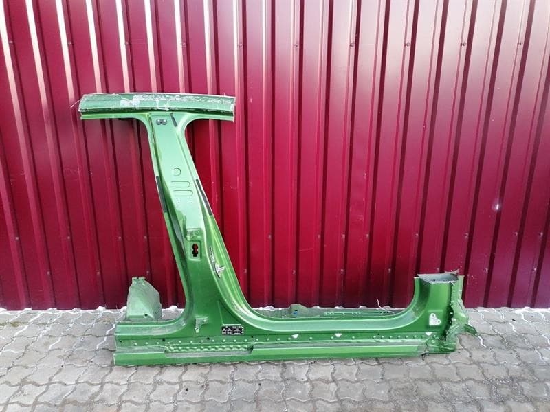 PORSCHE Porsche Taycan 9J Turismo RH side skirt 9J0809086 right sill right chassis