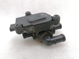 PORSCHE Porsche Taycan 9J heater valve 9J1906459A heater valve — thumbnail 2
