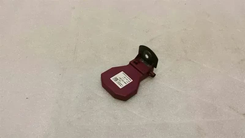 Audi A4 8W Aerial / Antenna 4M0035507 Aerial Telephone