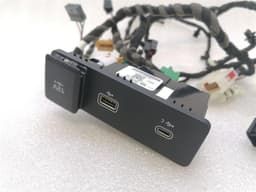 JAGUAR JAGUAR i-PACE X590 EV400 Wiring Loom L8B2-19E110-CC Harness USB TYPE C — thumbnail 7