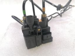 JAGUAR JAGUAR i-PACE X590 EV400 air suspension valve JPLA-5B710-AB valve block — thumbnail 8